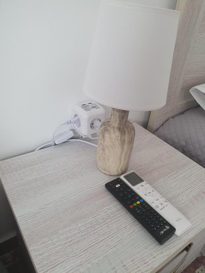 Callisto Room 2 埃尔莫波利斯 外观 照片