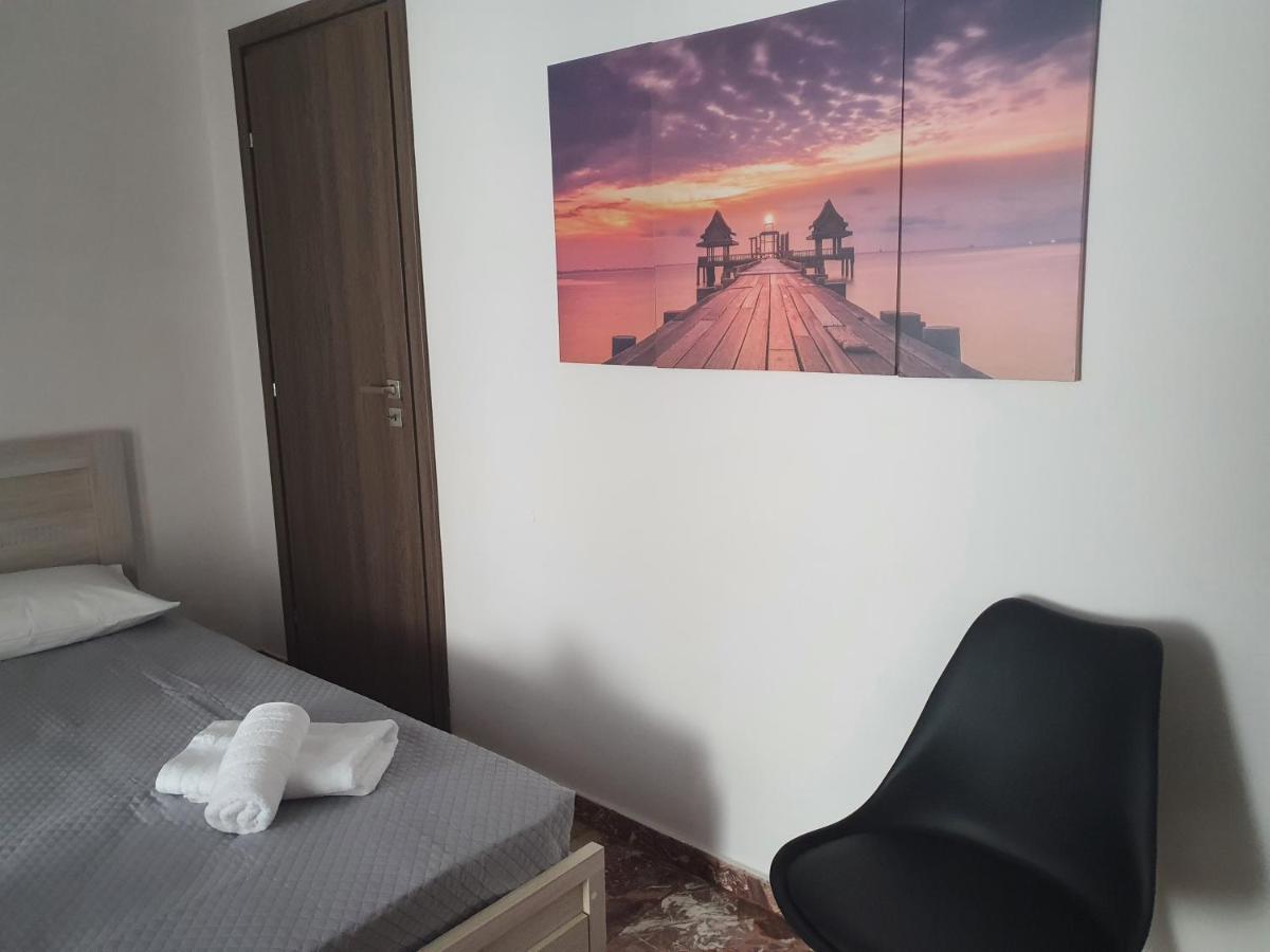 Callisto Room 2 埃尔莫波利斯 外观 照片